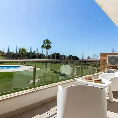 Hébergement de vacances White 47 House - Pool View & Private Garden